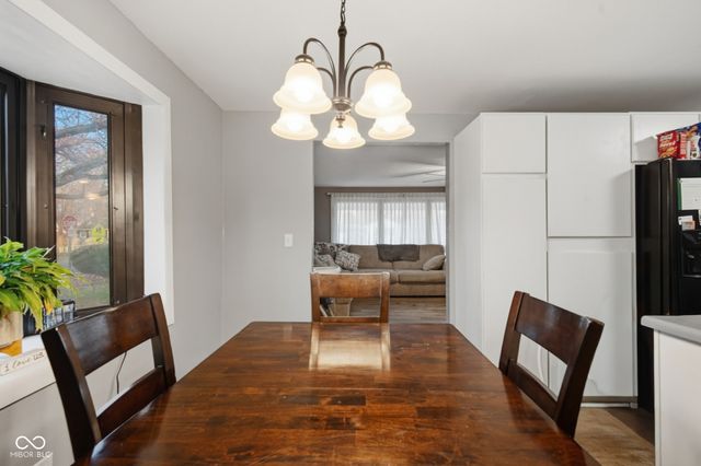 2132 Timbercrest Drive, Columbus, IN 47203