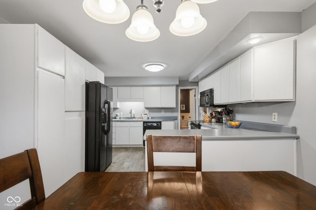 2132 Timbercrest Drive, Columbus, IN 47203