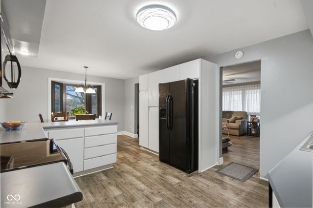 2132 Timbercrest Drive, Columbus, IN 47203