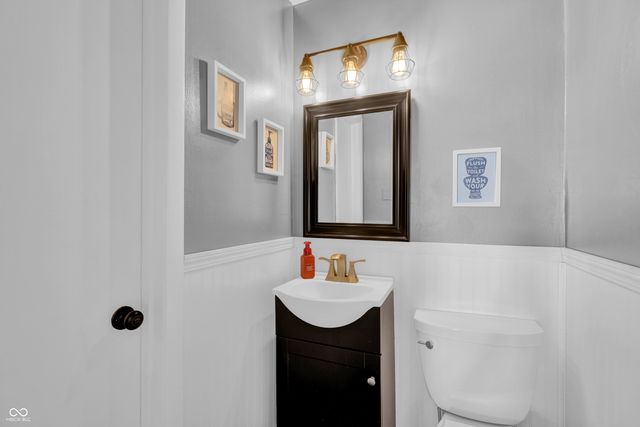 2132 Timbercrest Drive, Columbus, IN 47203