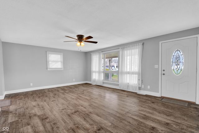 2132 Timbercrest Drive, Columbus, IN 47203