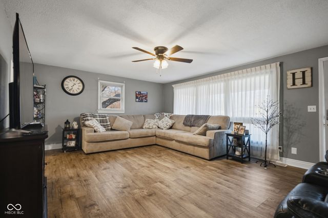 2132 Timbercrest Drive, Columbus, IN 47203