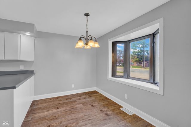 2132 Timbercrest Drive, Columbus, IN 47203