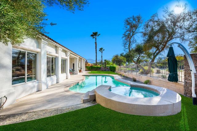 38 Lucerne Drive, Palm Desert, CA 92260