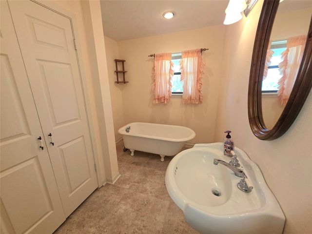 308 Echo Lane, Livingston, TX 77351