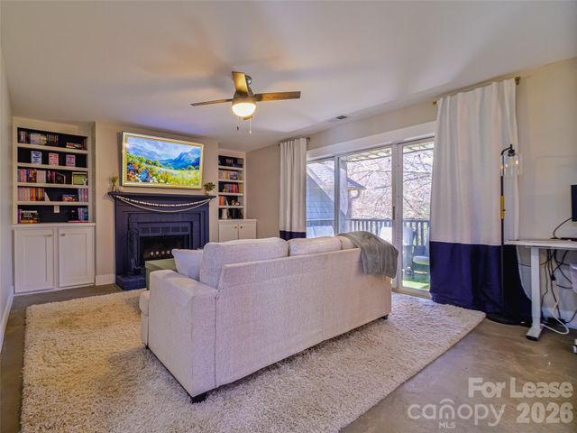 3300 Selwyn Farms Lane 5, Charlotte, NC 28209