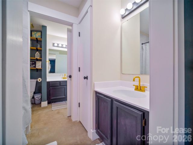 3300 Selwyn Farms Lane 5, Charlotte, NC 28209