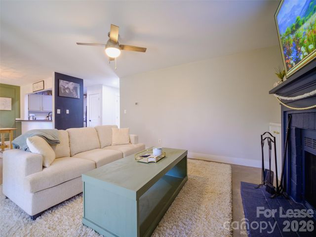 3300 Selwyn Farms Lane 5, Charlotte, NC 28209
