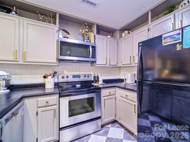 3300 Selwyn Farms Lane 5, Charlotte, NC 28209