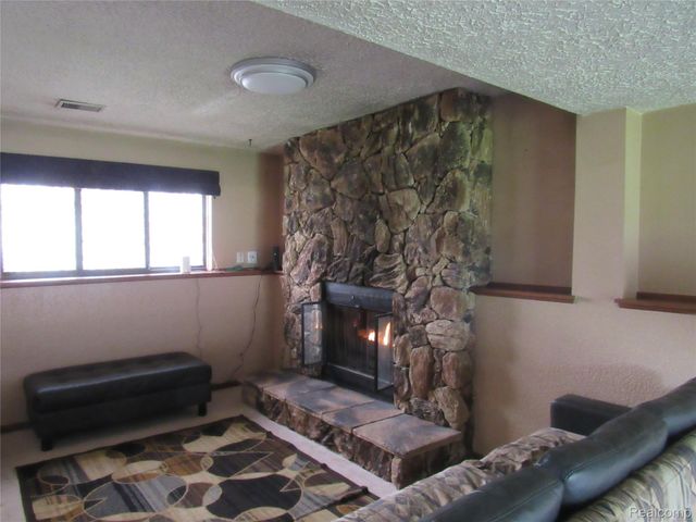 12680 Andersonville Road, Springfield Charter Township, MI 48350
