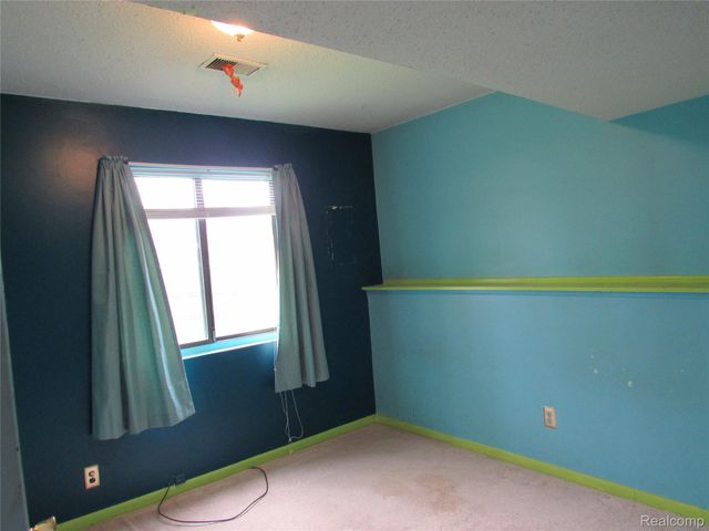12680 Andersonville Road, Springfield Charter Township, MI 48350