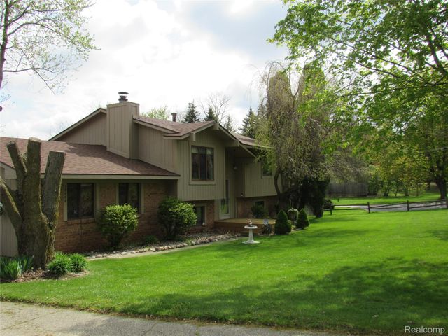 12680 Andersonville Road, Springfield Charter Township, MI 48350