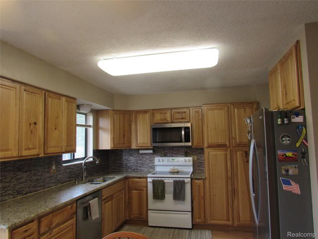12680 Andersonville Road, Springfield Charter Township, MI 48350