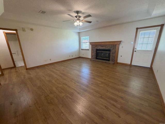 618 Nottingham Cv, Jacksonville, AR 72076