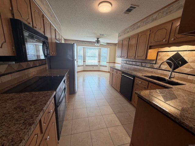 618 Nottingham Cv, Jacksonville, AR 72076