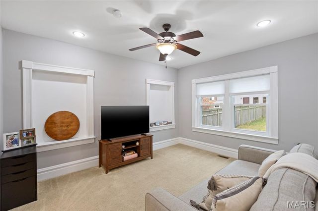 4978 Odell Street, St Louis, MO 63139