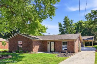 7807 Watering Pl, Louisville, KY 40291