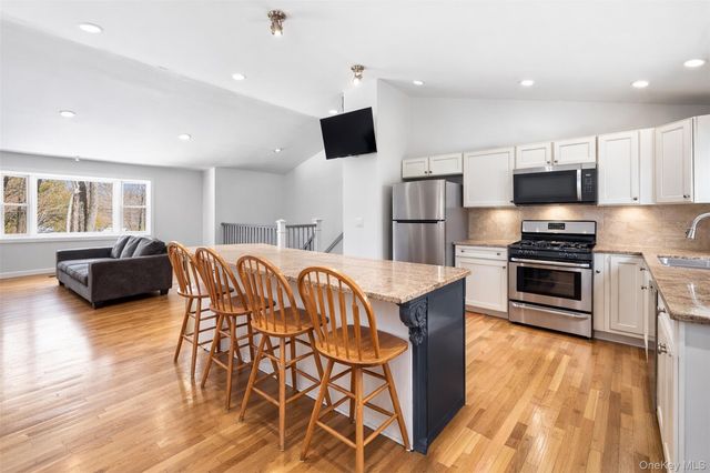 153 S Pascack Road, Nanuet, NY 10954