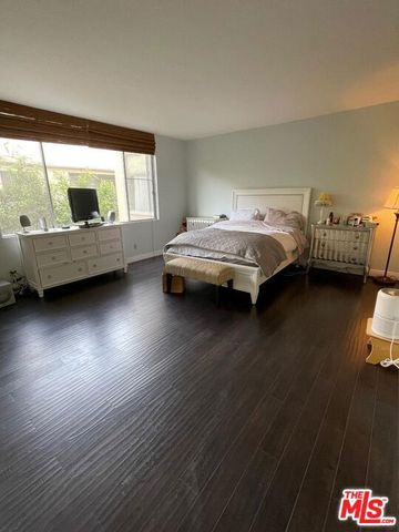 412 N Palm Drive 302, Beverly Hills, CA 90210