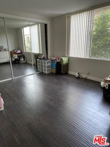 412 N Palm Drive 302, Beverly Hills, CA 90210