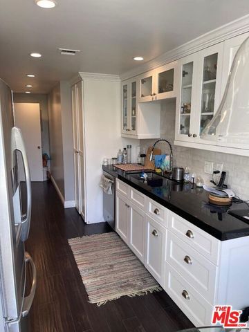 412 N Palm Drive 302, Beverly Hills, CA 90210