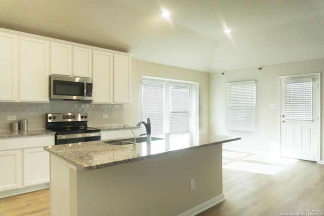 9321 Bronze Cyn, Atascosa, TX 78002