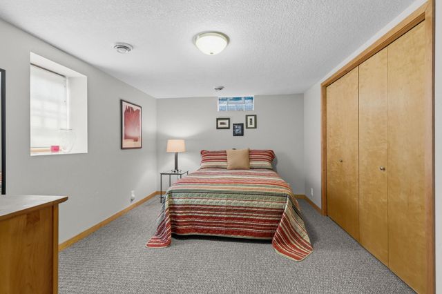 493 Wheelock Parkway W, Saint Paul, MN 55117