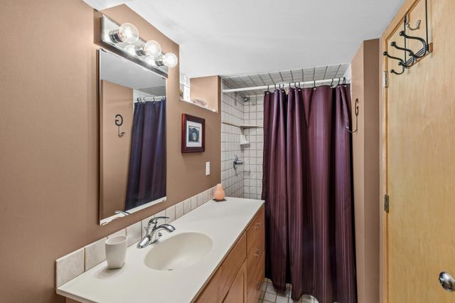 493 Wheelock Parkway W, Saint Paul, MN 55117