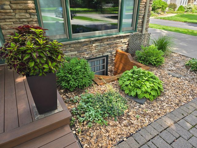 493 Wheelock Parkway W, Saint Paul, MN 55117