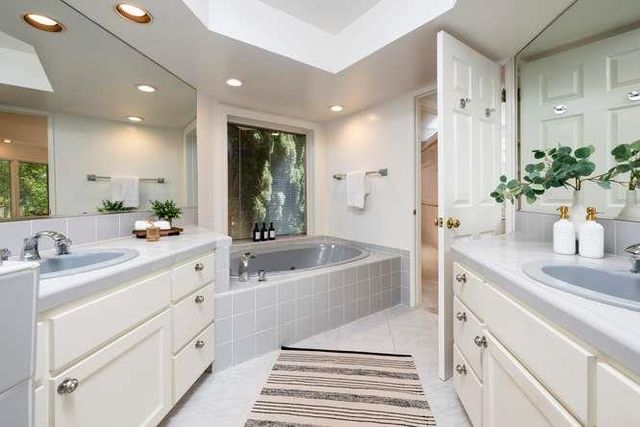 743 Orange Avenue, San Carlos, CA 94070