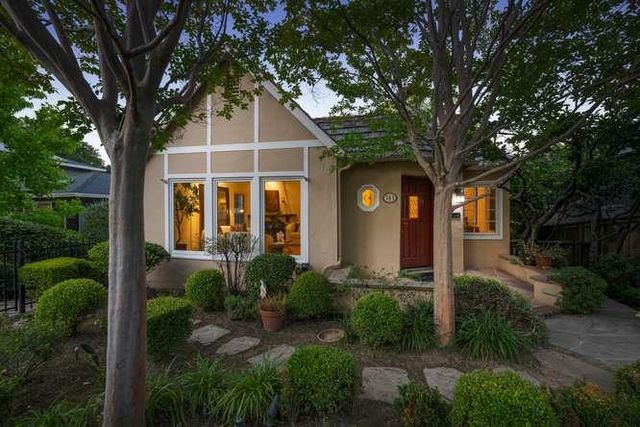 743 Orange Avenue, San Carlos, CA 94070