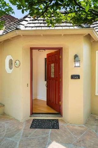 743 Orange Avenue, San Carlos, CA 94070