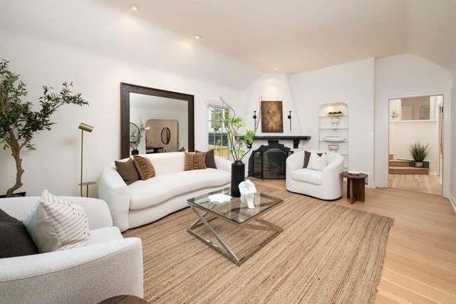 743 Orange Avenue, San Carlos, CA 94070