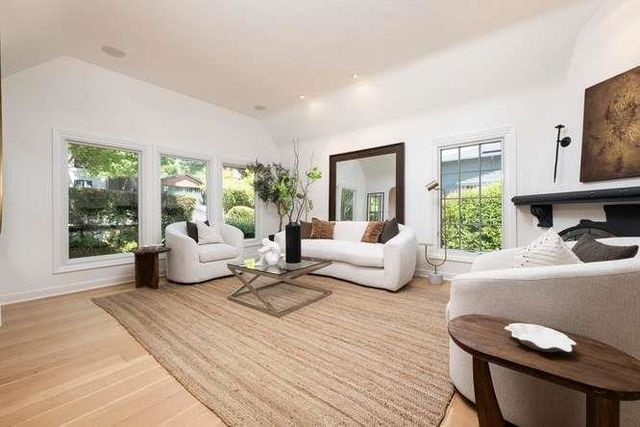 743 Orange Avenue, San Carlos, CA 94070
