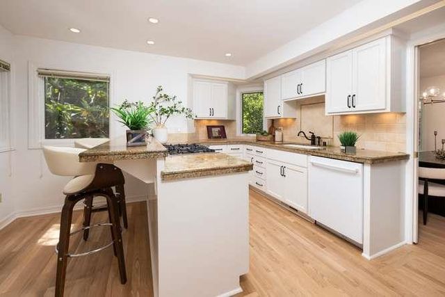 743 Orange Avenue, San Carlos, CA 94070