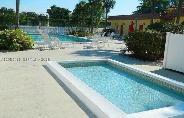 890 SW 9th Street Cir 202, Boca Raton, FL 33486