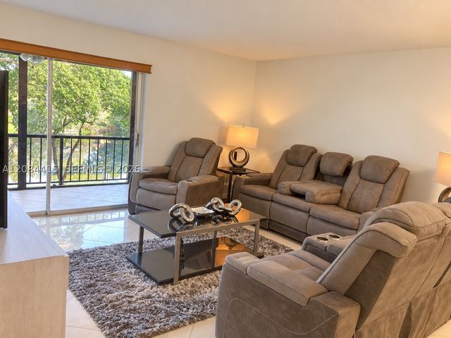 890 SW 9th Street Cir 202, Boca Raton, FL 33486