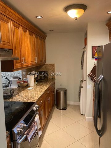 890 SW 9th Street Cir 202, Boca Raton, FL 33486