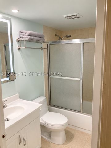 890 SW 9th Street Cir 202, Boca Raton, FL 33486