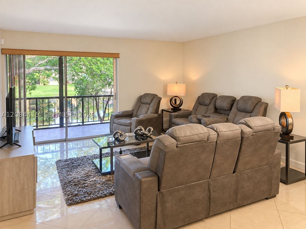 890 SW 9th Street Cir 202, Boca Raton, FL 33486