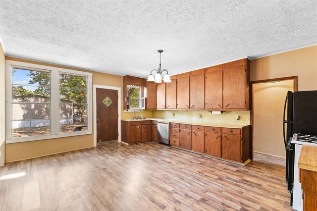 327 12th Street, Somerville, TX 77879