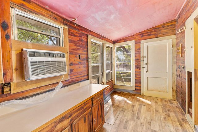 327 12th Street, Somerville, TX 77879