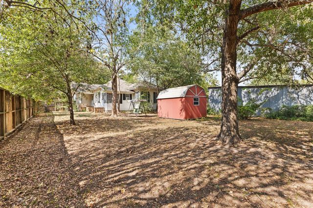 327 12th Street, Somerville, TX 77879