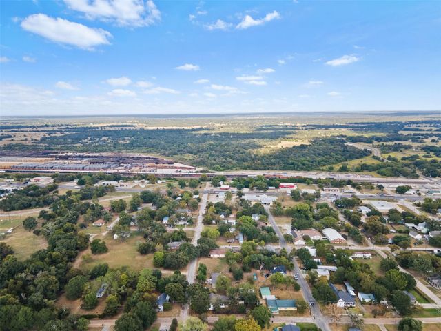 327 12th Street, Somerville, TX 77879
