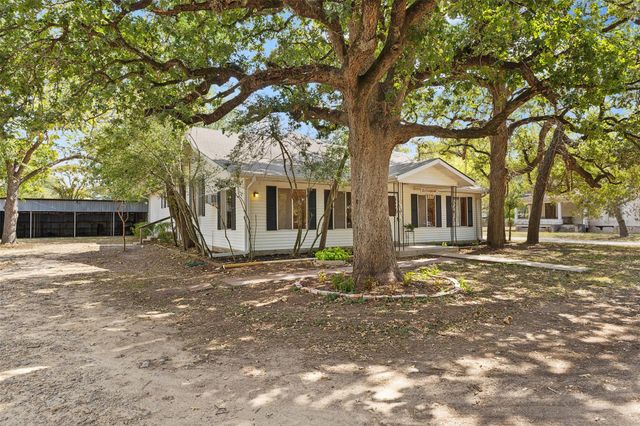 327 12th Street, Somerville, TX 77879