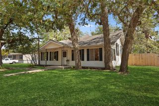327 12th Street, Somerville, TX 77879