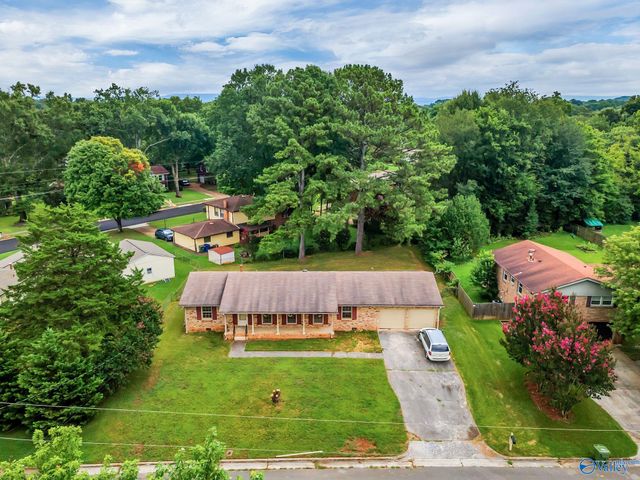 312 Forrest Park Court NW, Huntsville, AL 35806