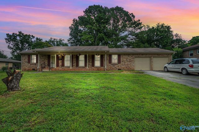 312 Forrest Park Court NW, Huntsville, AL 35806