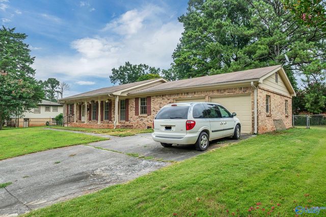 312 Forrest Park Court NW, Huntsville, AL 35806