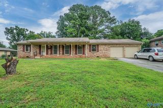 312 Forrest Park Court NW, Huntsville, AL 35806